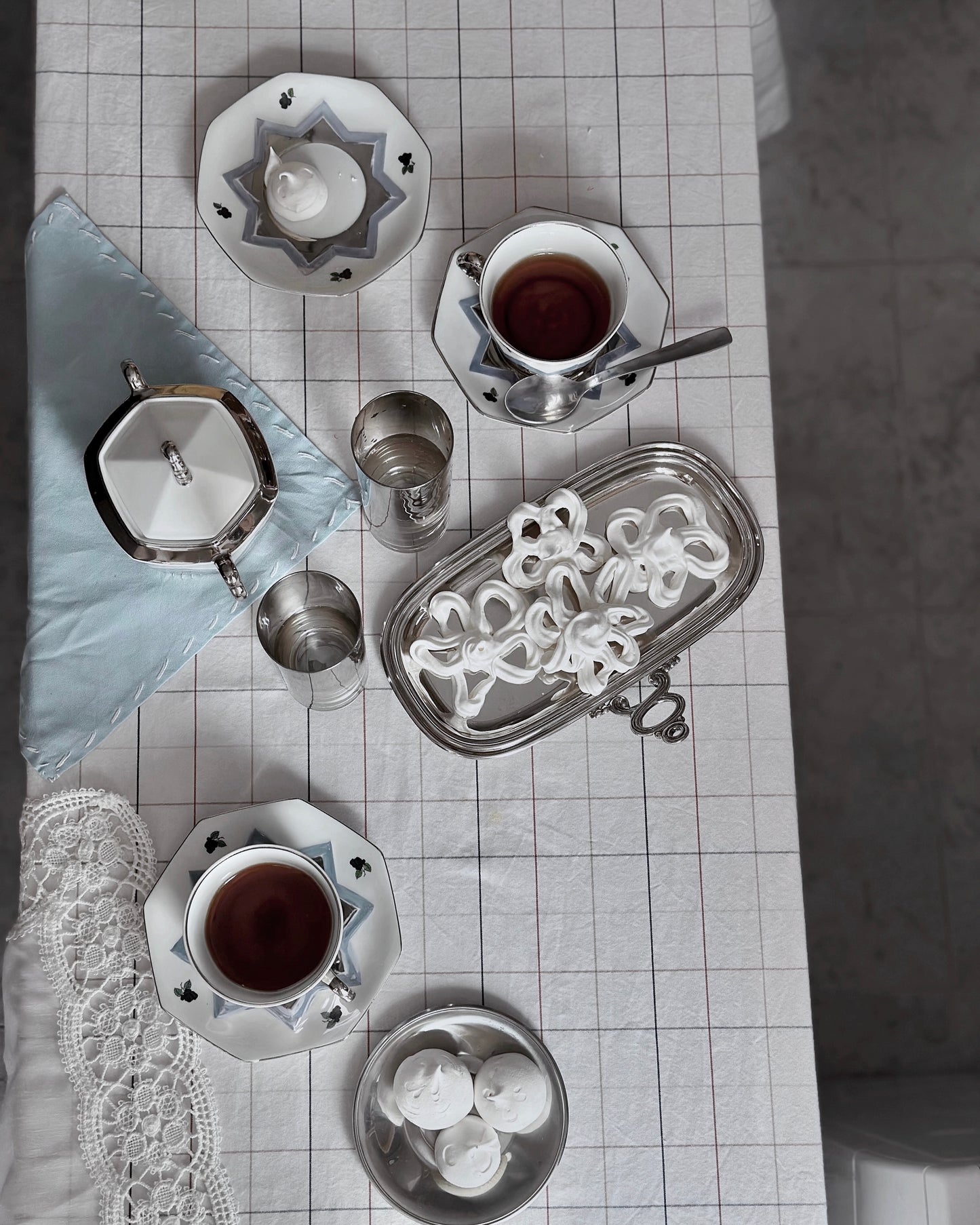 PORCELAIN COFFFEE POT