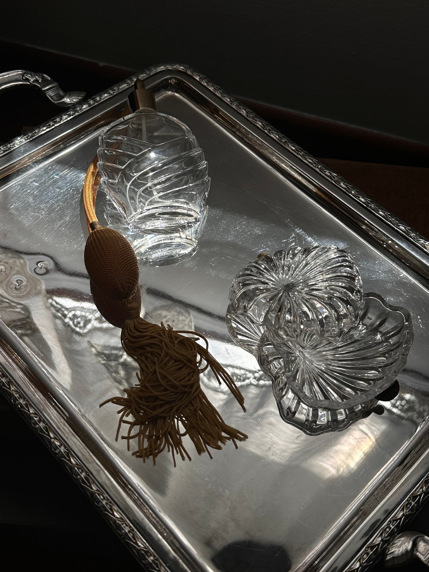 GLASS PERFUME BOTTLE WITH TASSLE
