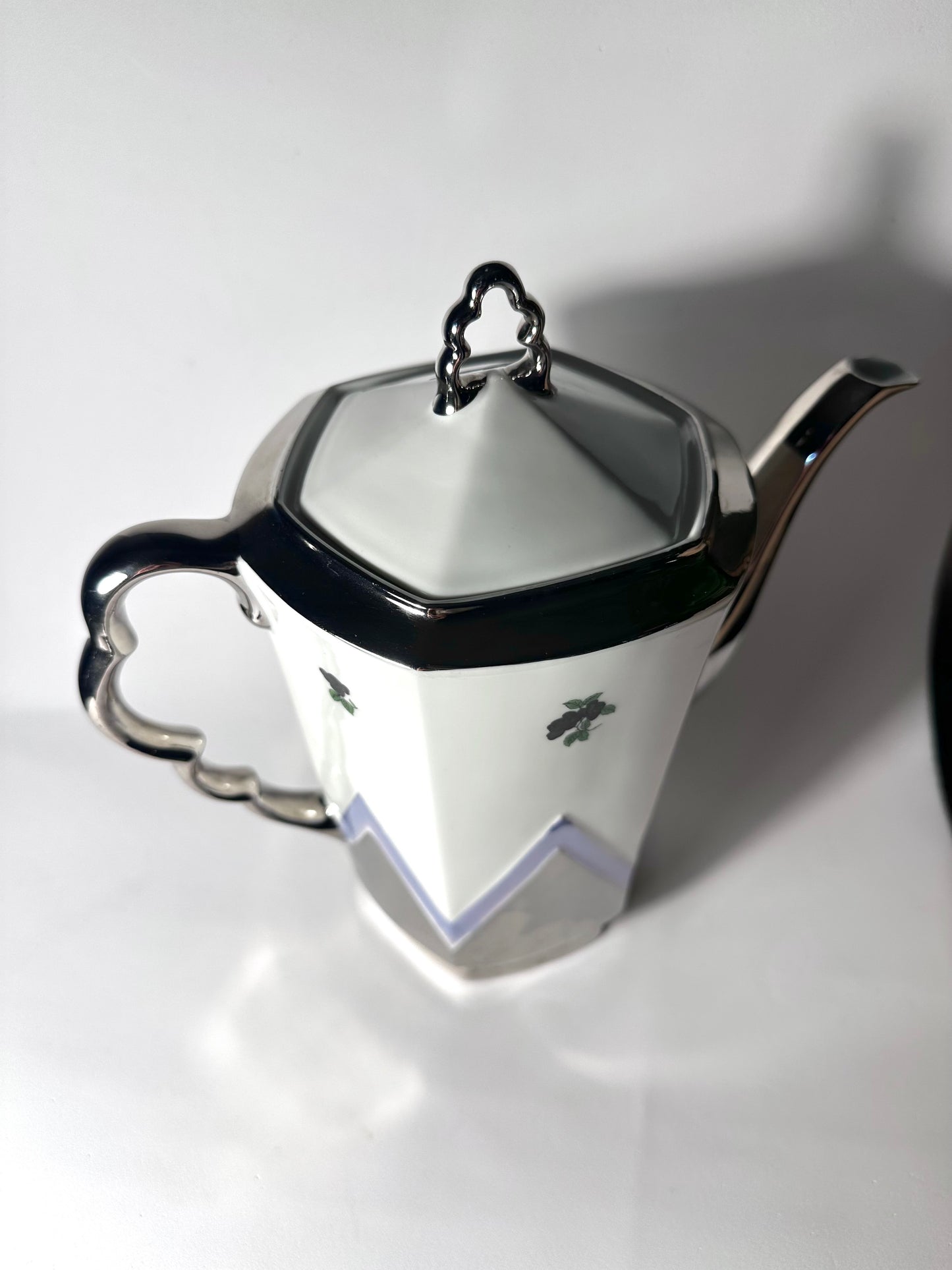 PORCELAIN COFFFEE POT
