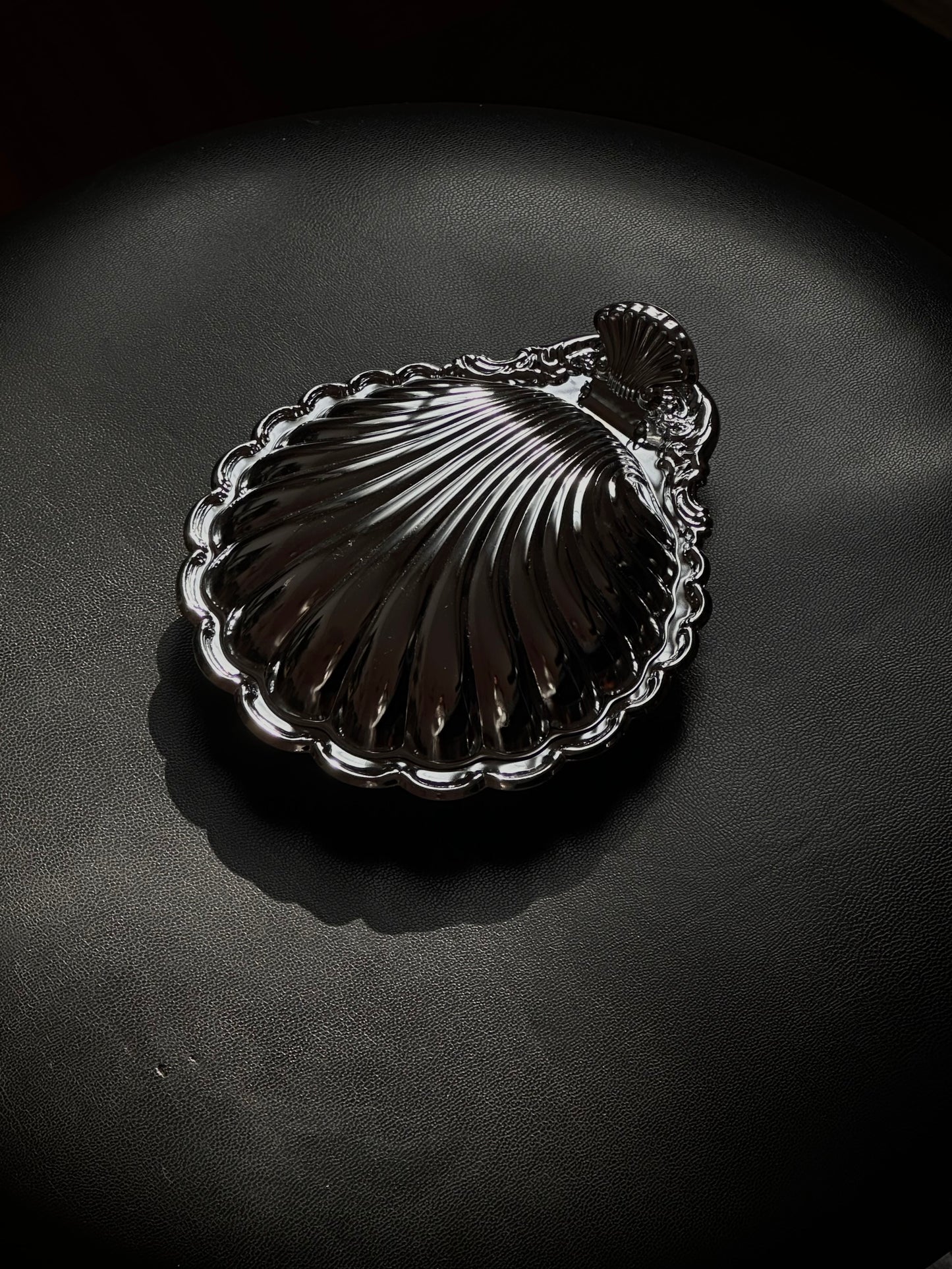 SHELL JEWELRY HOLDER