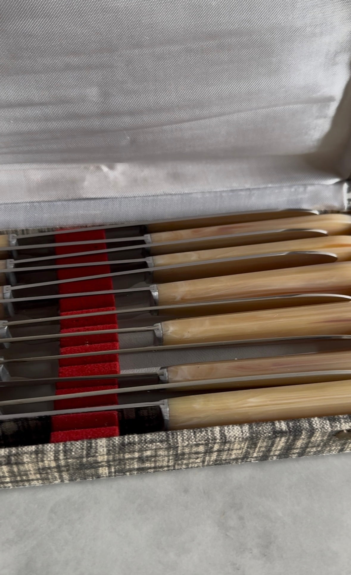 KNIFE SET OF 12