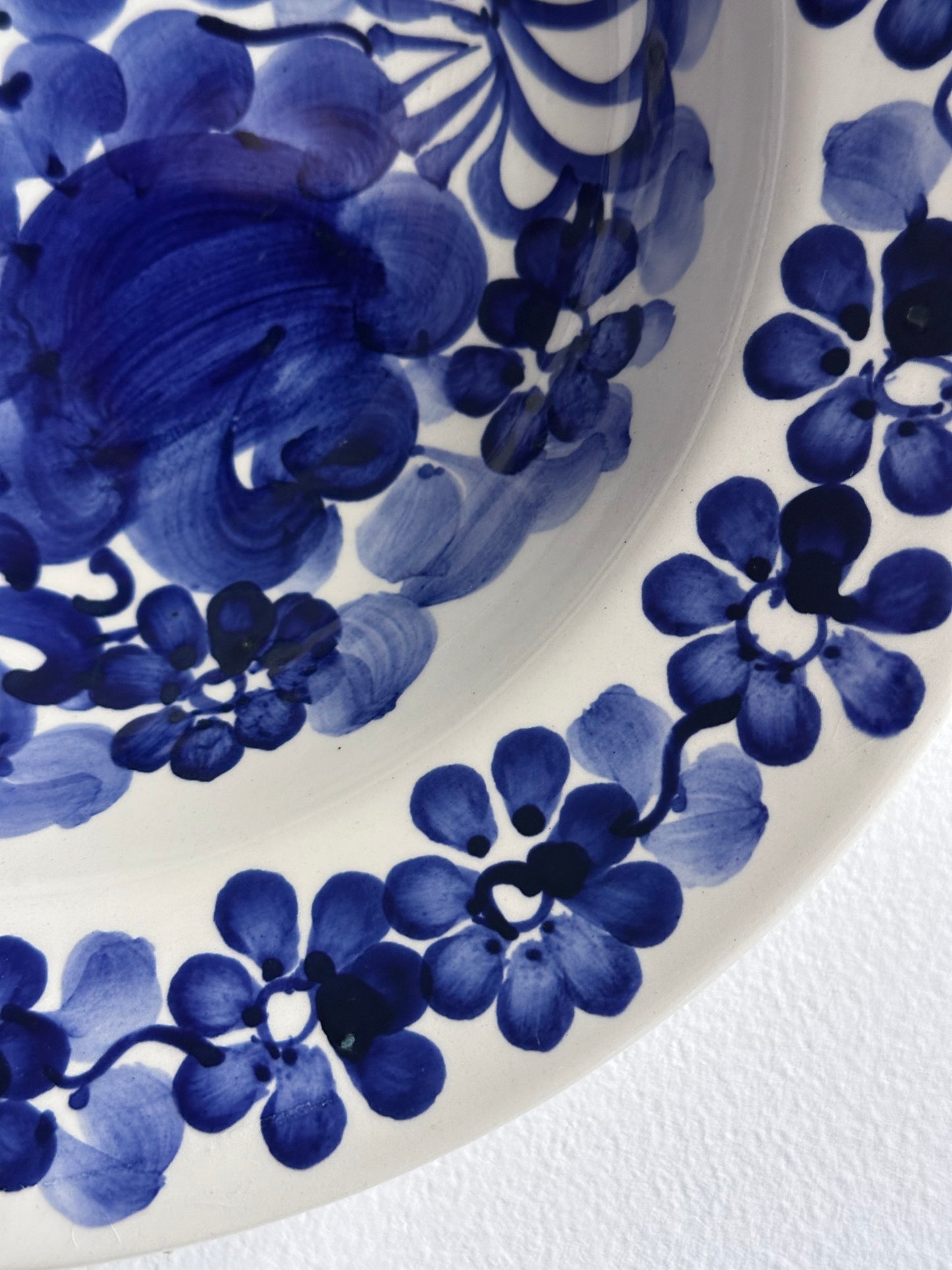 FAIENCE DEEP SERVING BOWL