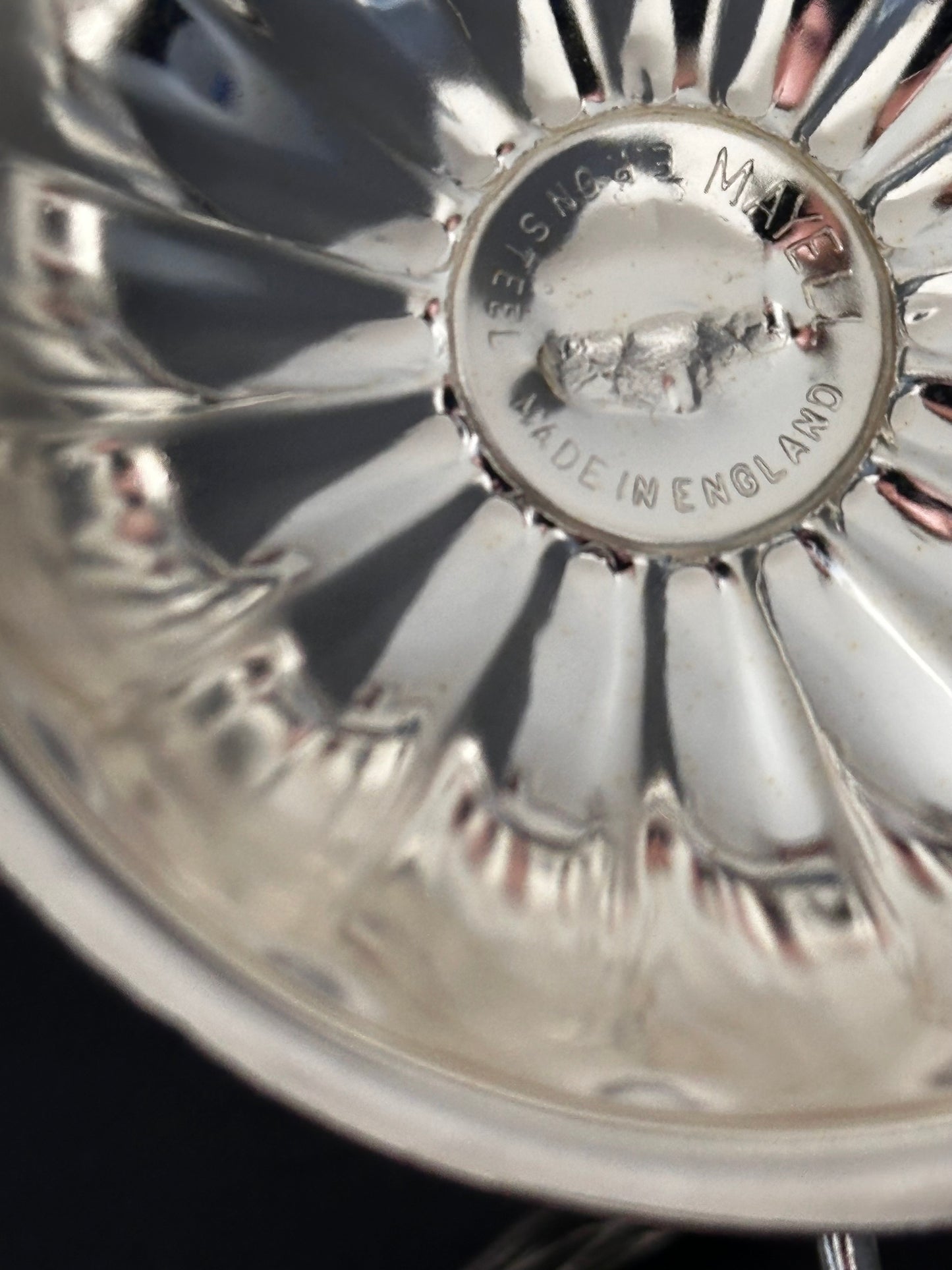 METALLIC DISH WITH SPOON