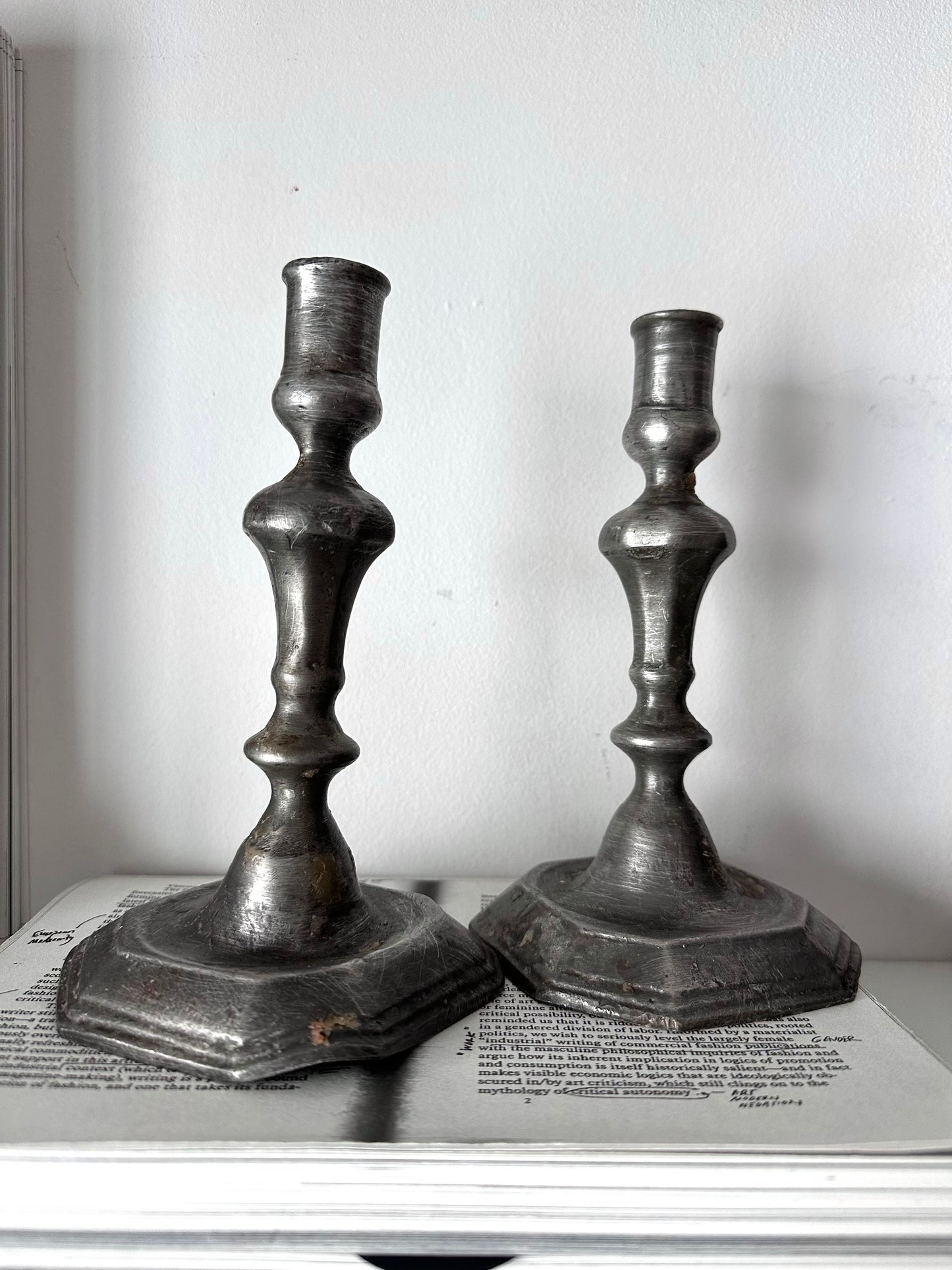 RAW METAL CANDLE HOLDER SET