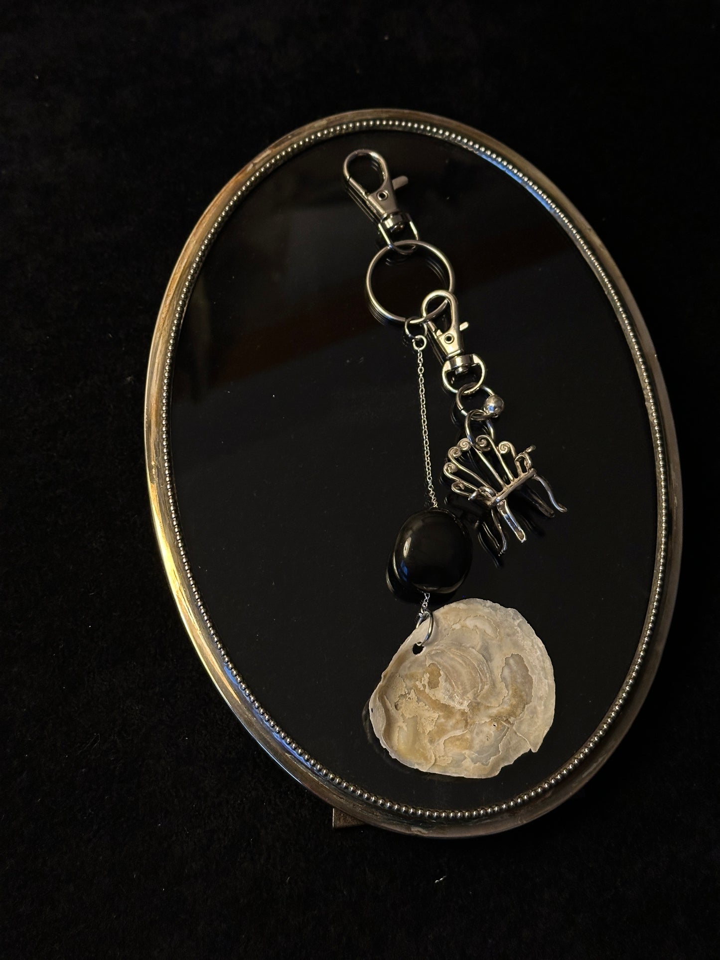Keychain 01 Swirl Chair