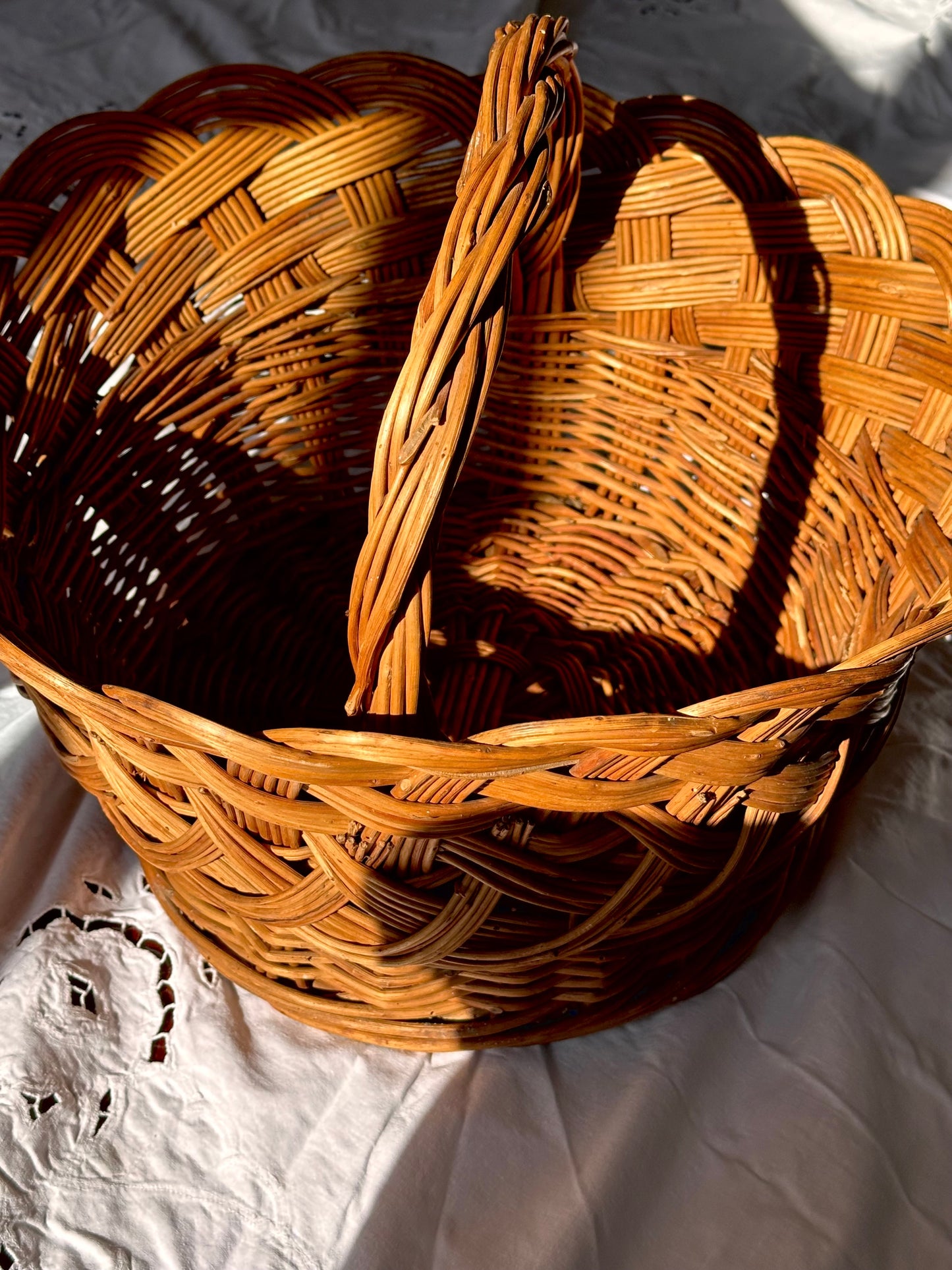 VINTAGE BASKET
