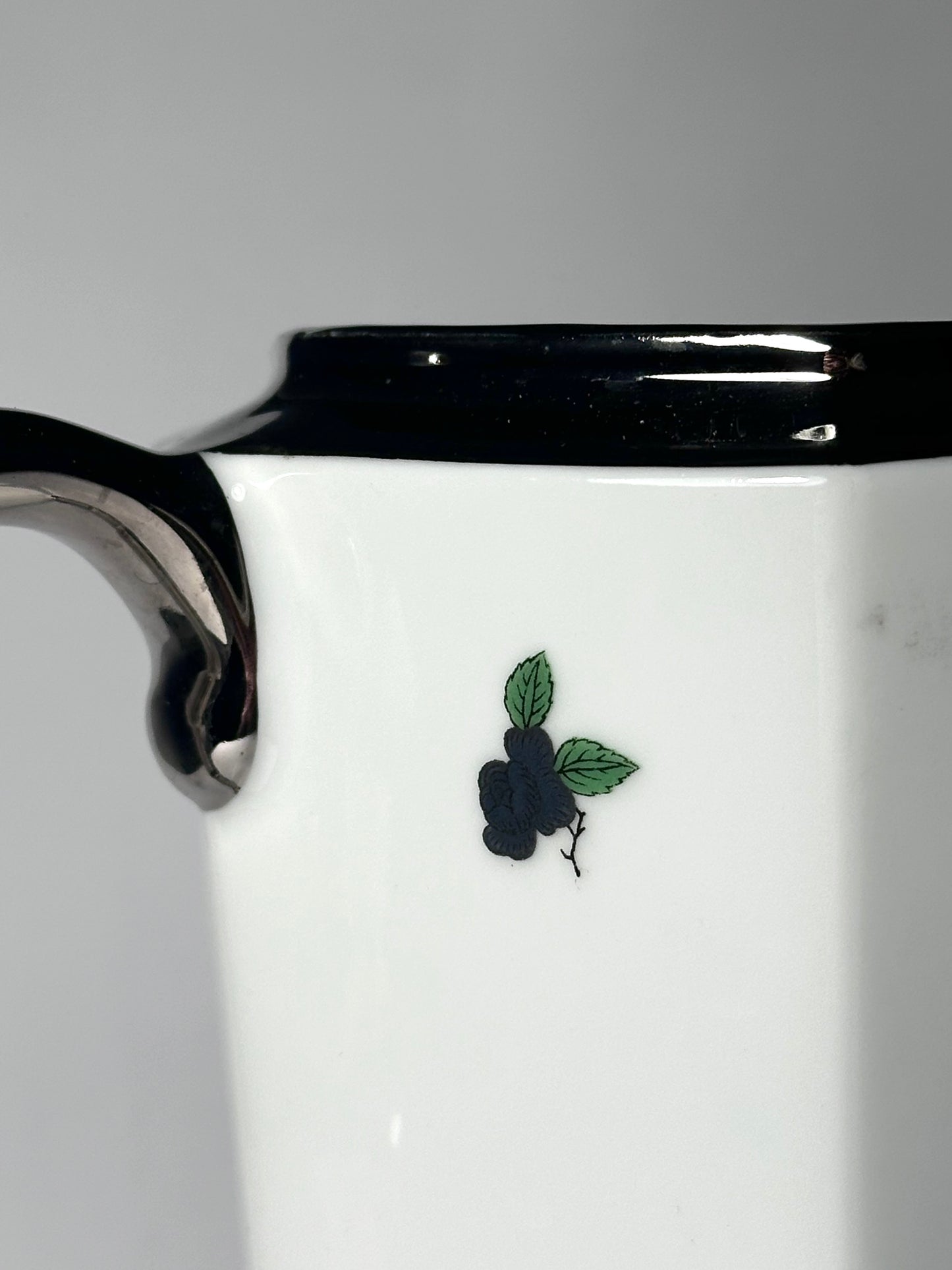 PORCELAIN JAR