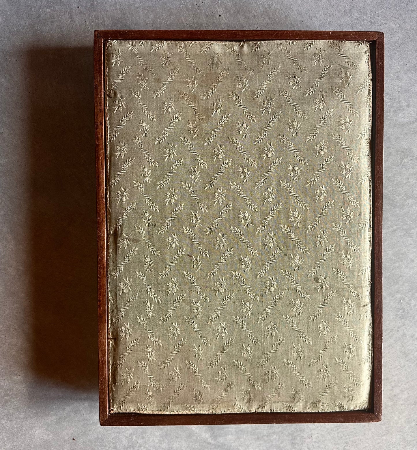 VINTAGE TRAY