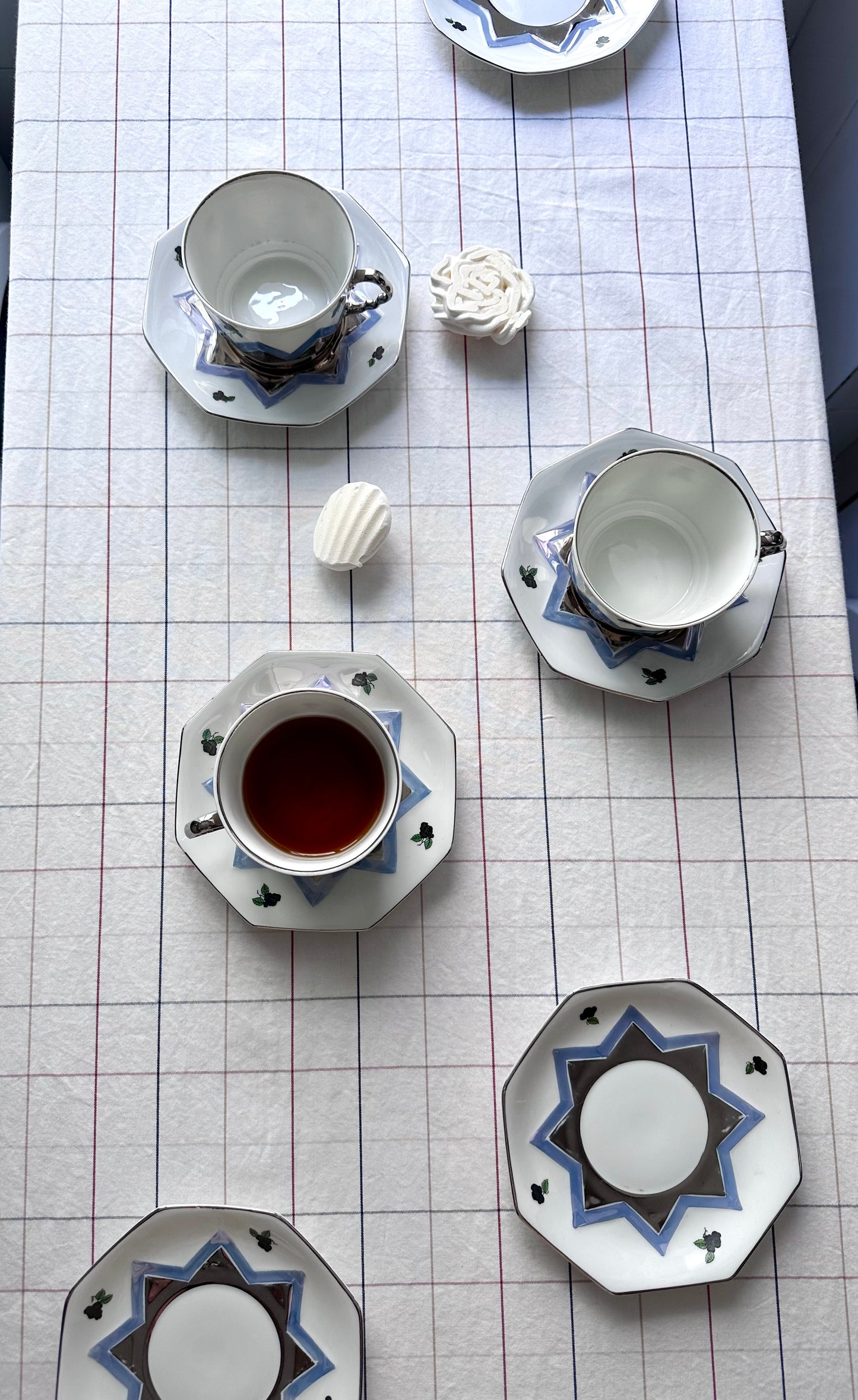 PORCELAIN CUP WITH PLATE