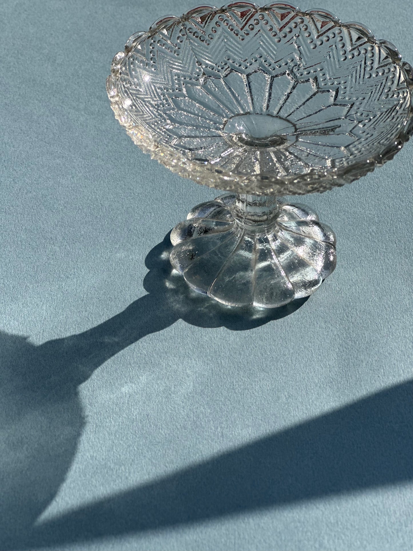 TINY PEDESTAL DISH