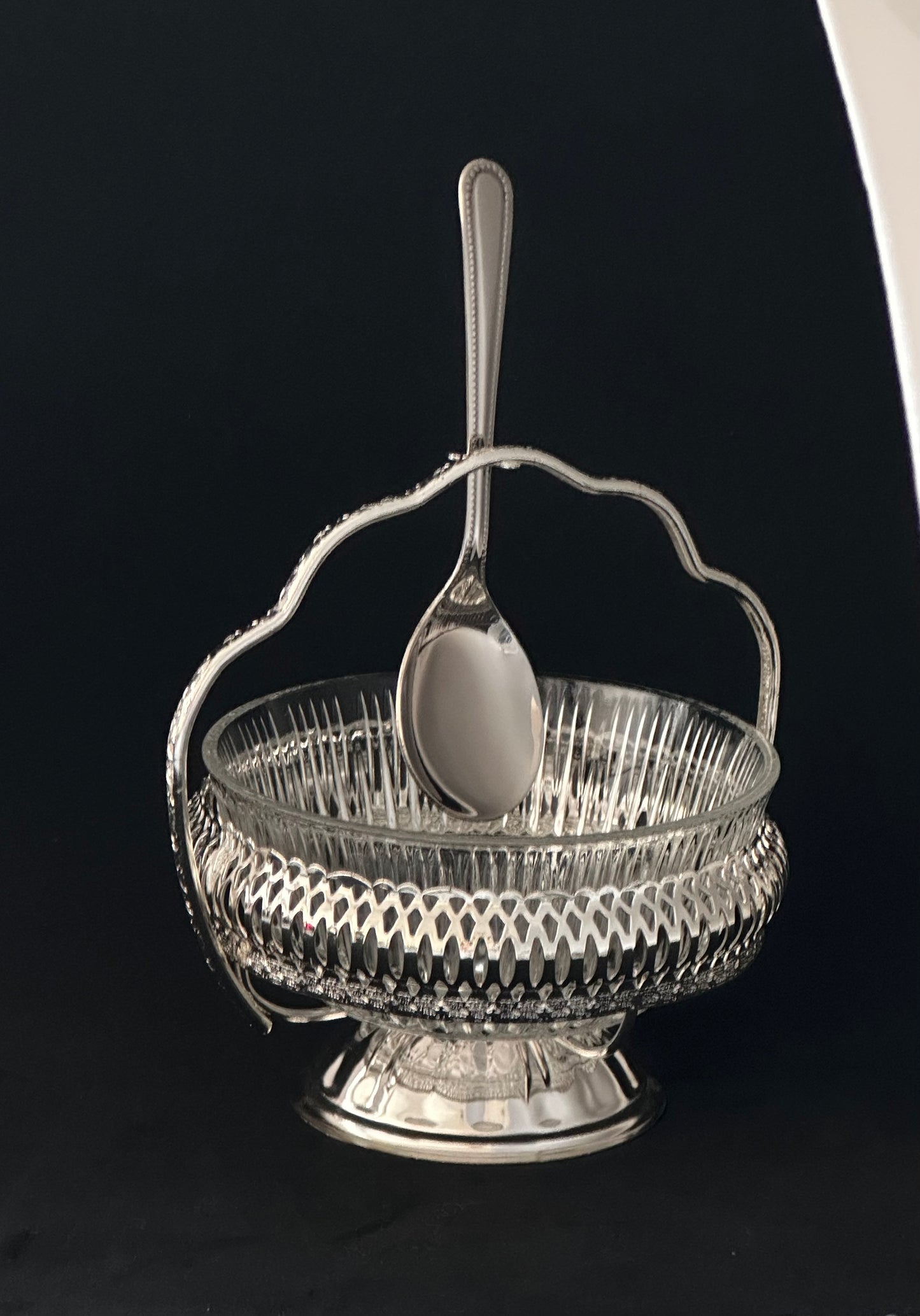 METALLIC DISH WITH SPOON