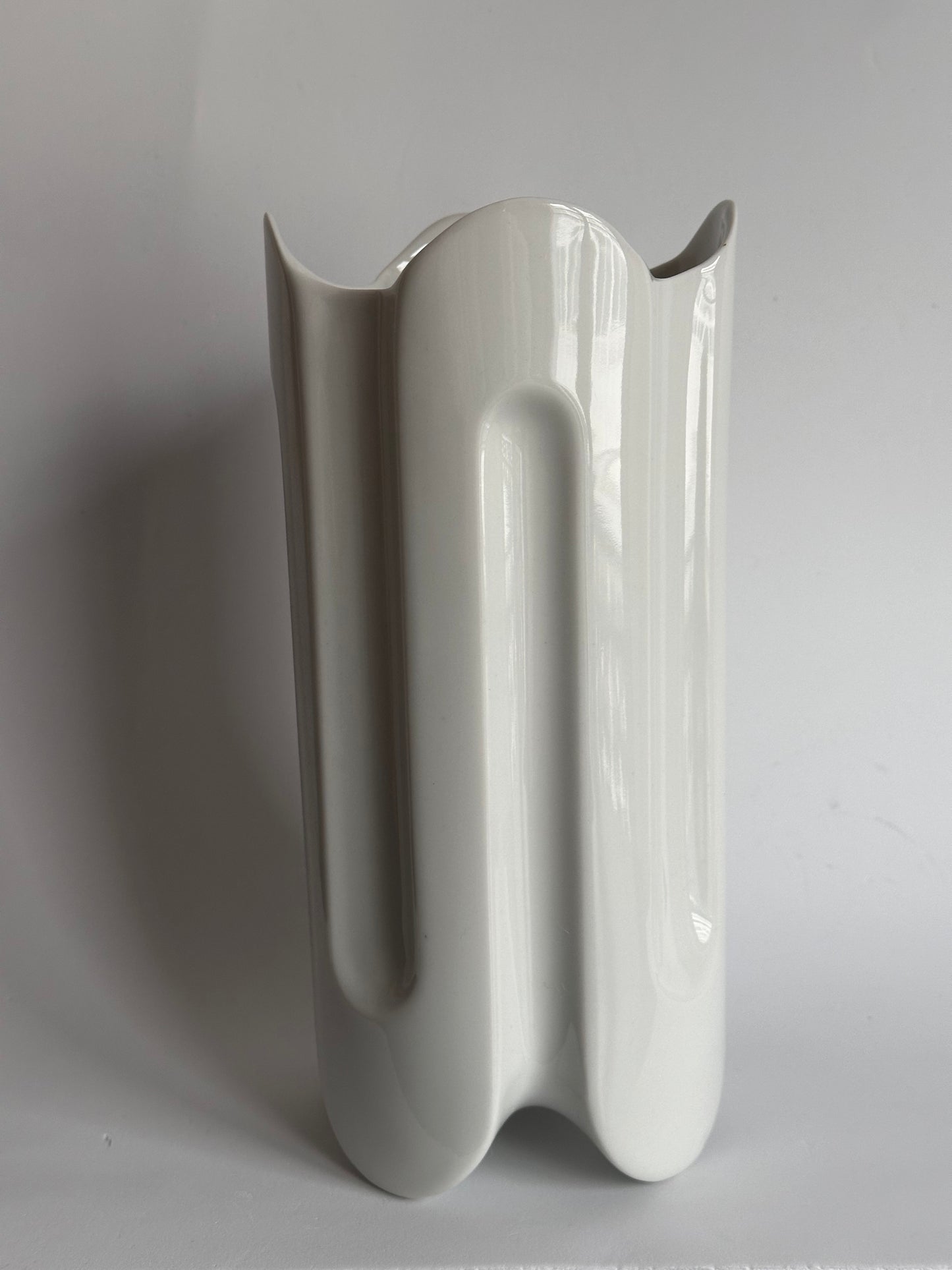 CERAMIC FLOWER VASE