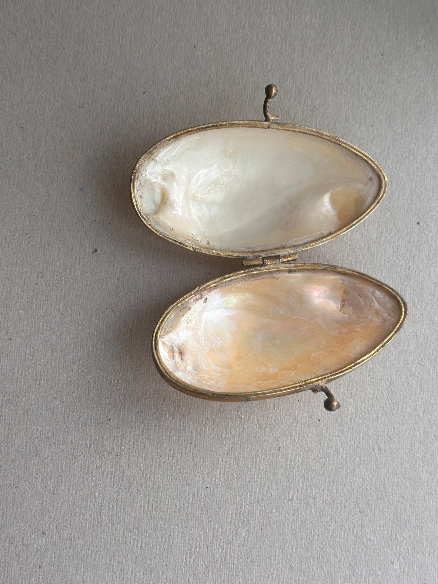 MOTHER OF PEARL RING BOX