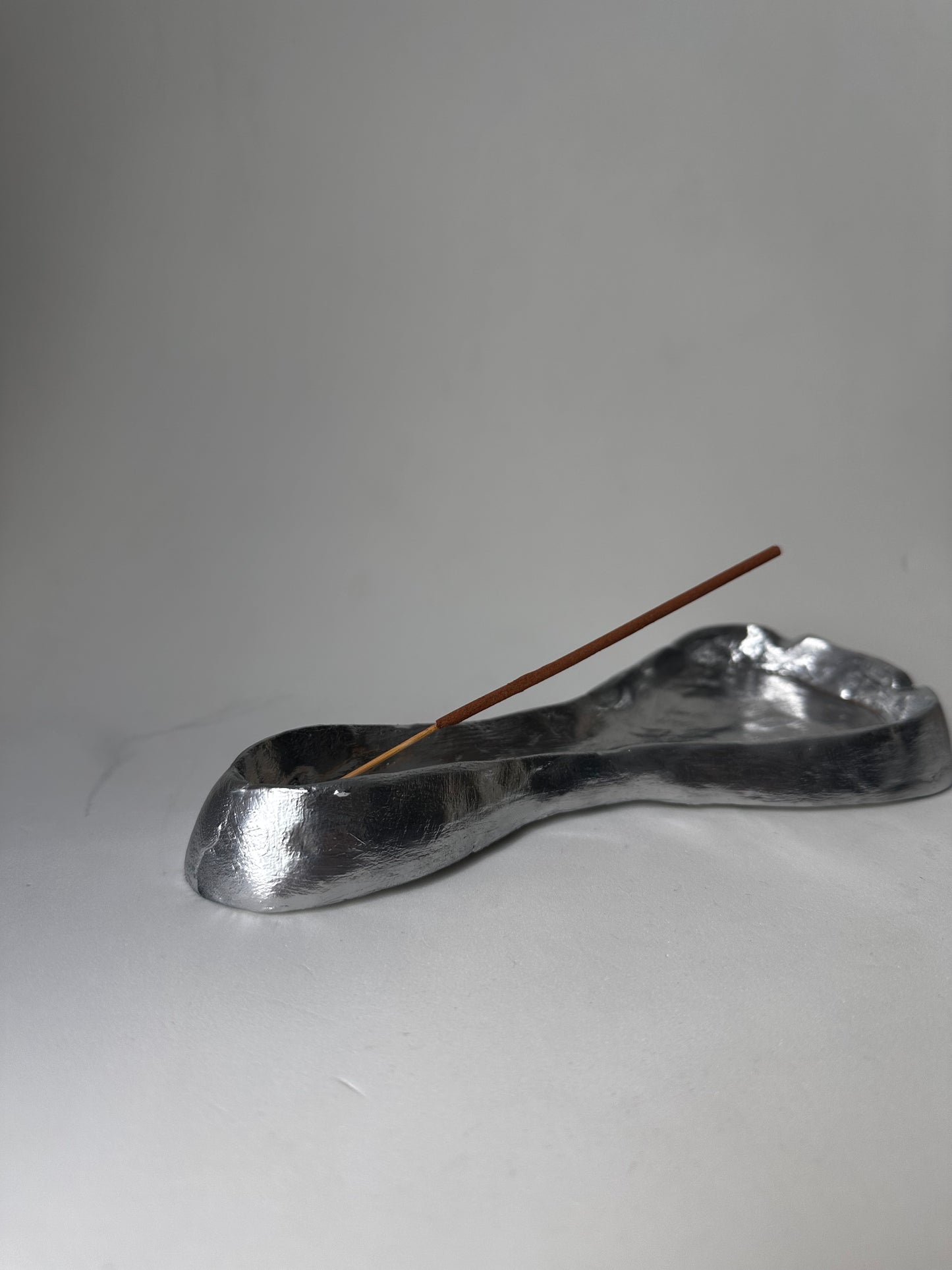 METALLIC INCENSE HOLDER