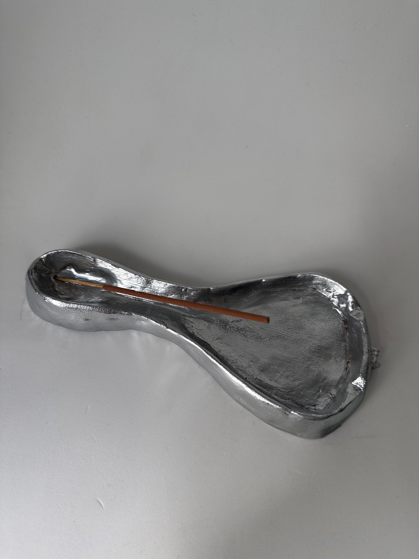 METALLIC INCENSE HOLDER