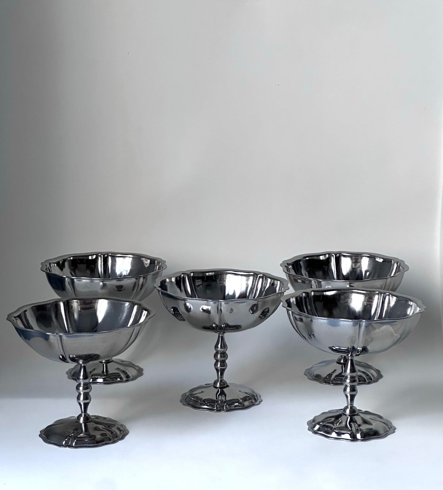 STAINLESS STEEL SERVING COUPES SET