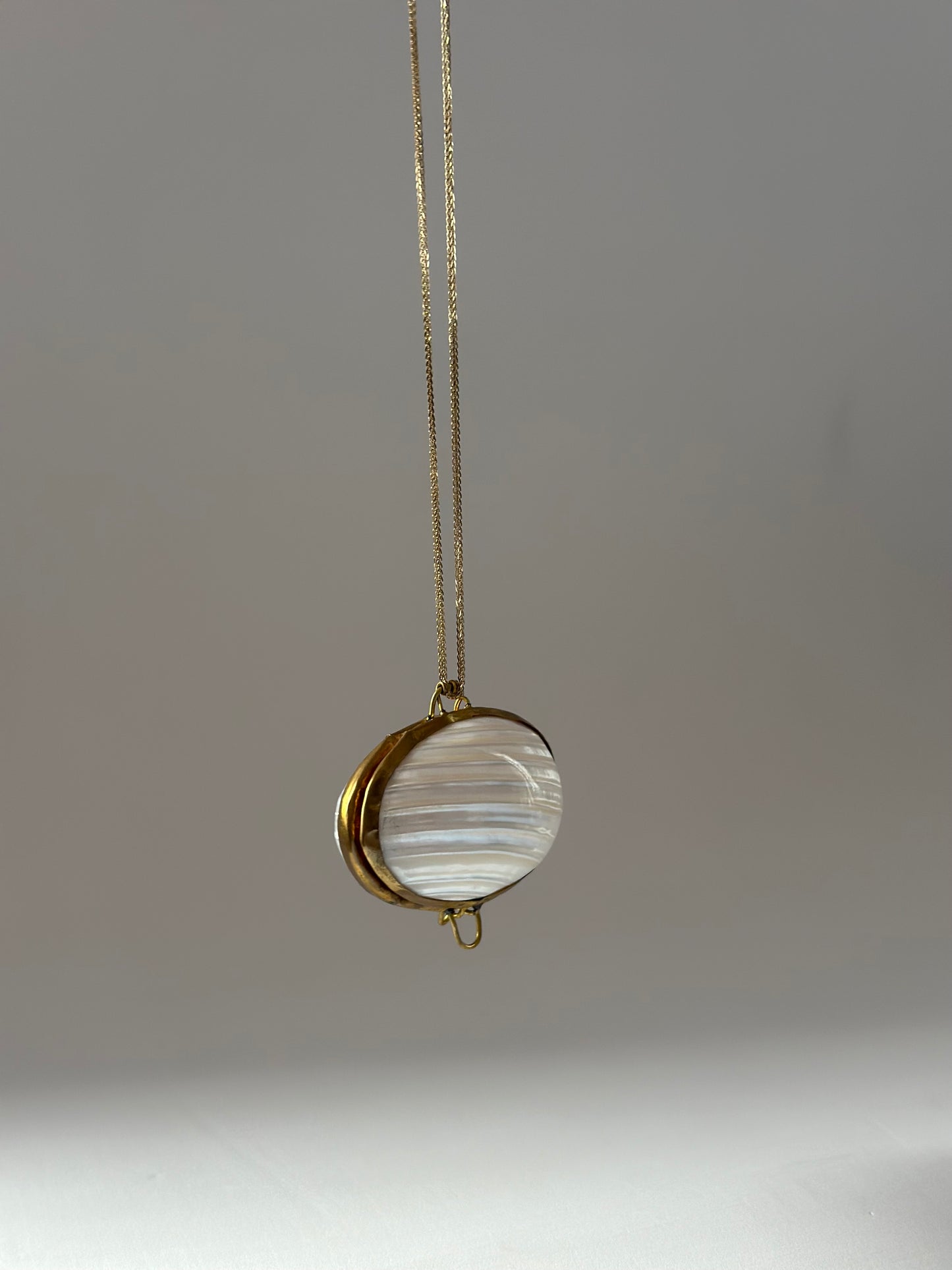 MOTHER OF PEARL JEWELRY HOLDER PENDANT