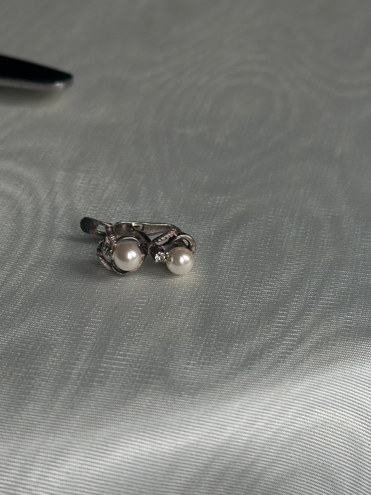 Pearl and Zirconium Silver Earrings