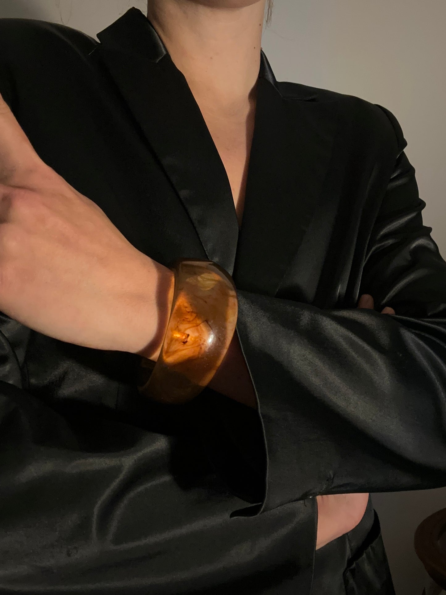 Wide bangle