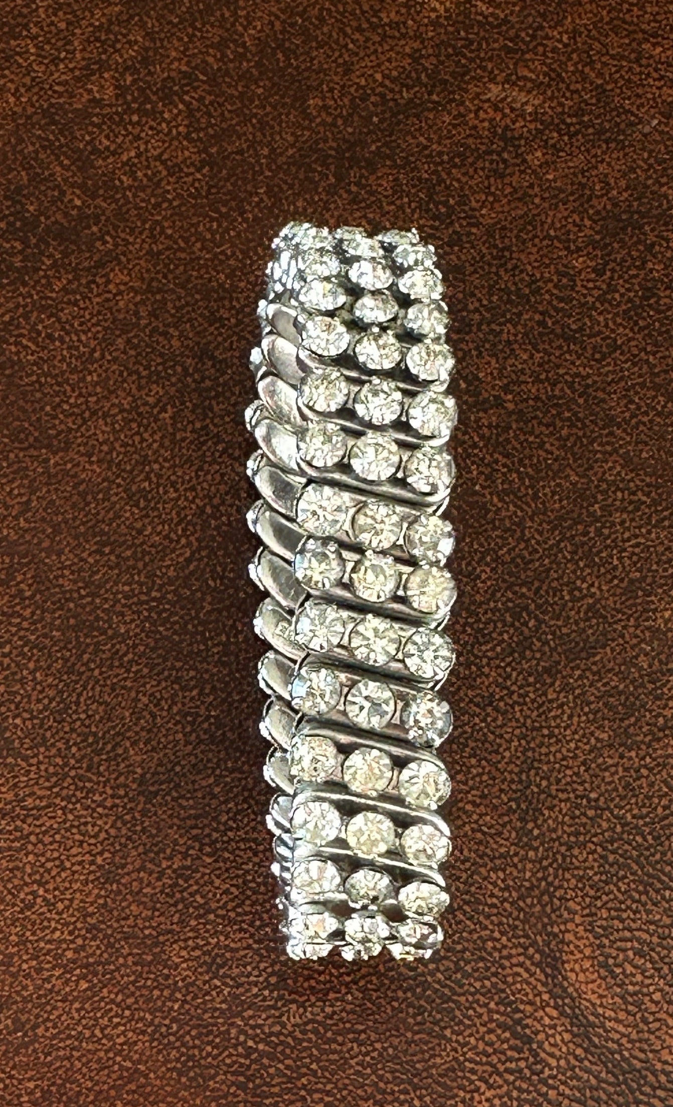 Silver bracelet with zirconium 