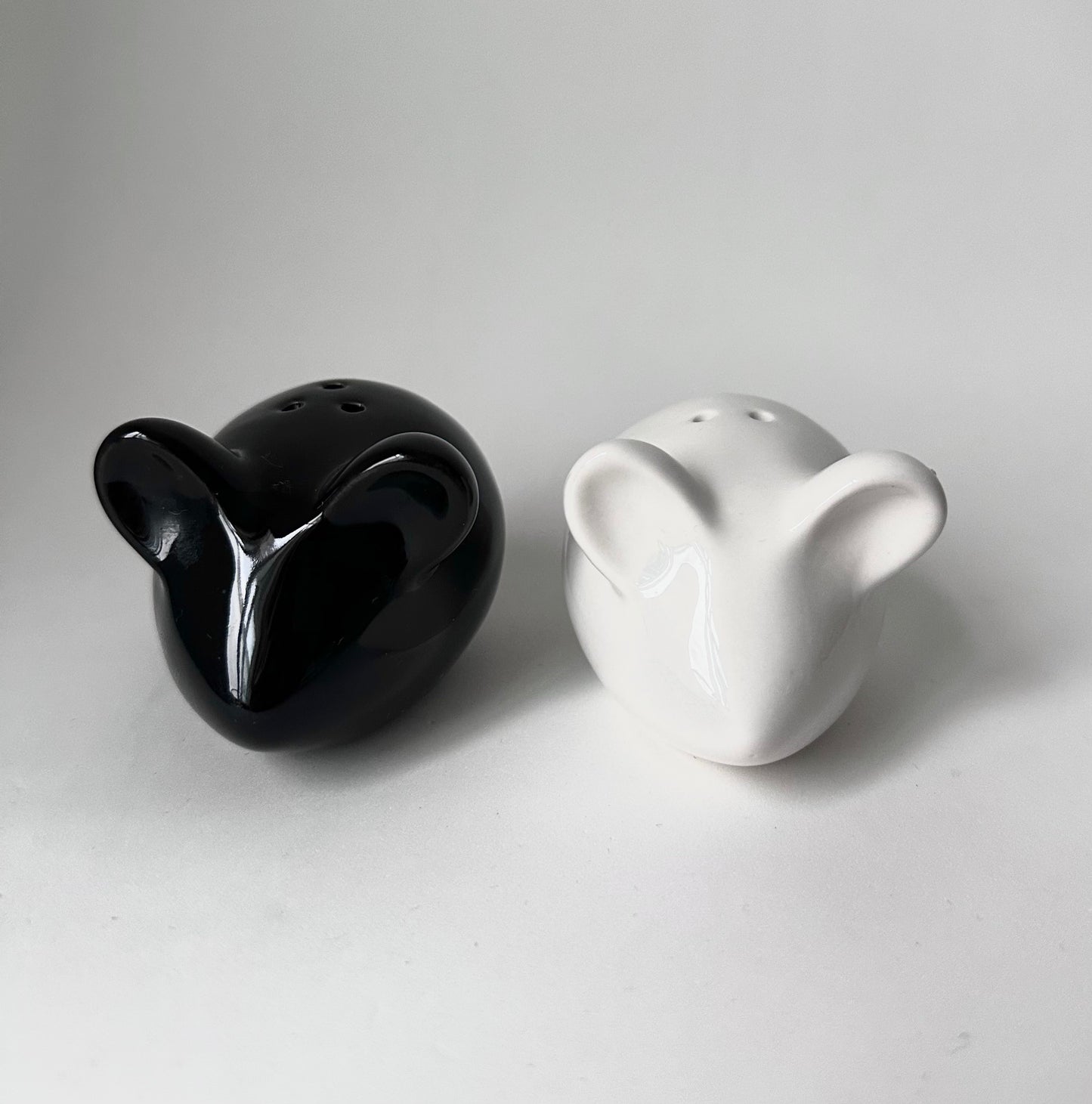 BUNNY SALT AND PEPPER SHAKER